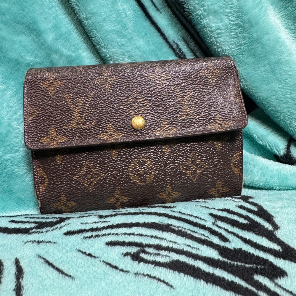 Louis Vuitton Monogram Snap Wallet in Brown and Gold